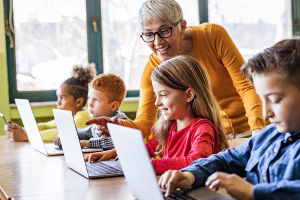 The district of Cloppenburg is getting its schools ready for the digital age. With support from CHG-MERIDIAN.